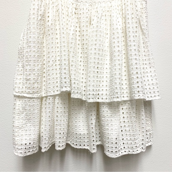 UO Katrina Eyelet Lace Tiered Babydoll Ruffle Mini Dress Size 0 White‎ Sundress - Picture 7 of 13